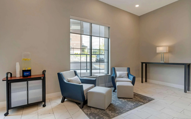 MainStay Suites Cincinnati University - Uptown