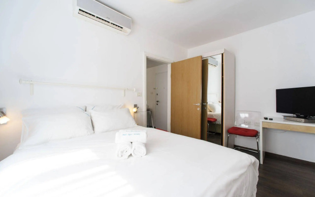 Star Apartments