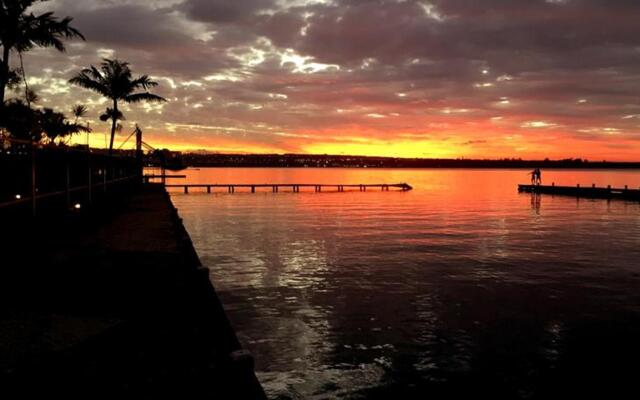 Lake Side Apart Hotel