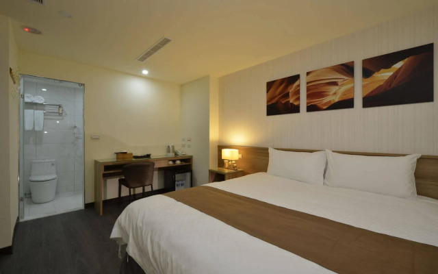 Plus Hotel
