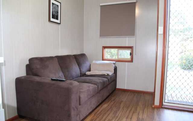 Serpentine Falls Park Home & Tourist Village