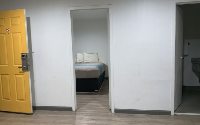 Winstons Air Conditioned Motel