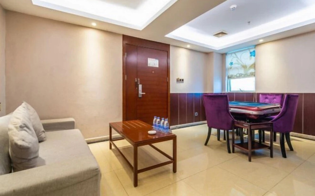 The King Lycra Hotel