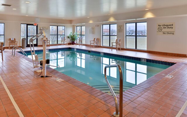 Hampton Inn & Suites Muncie