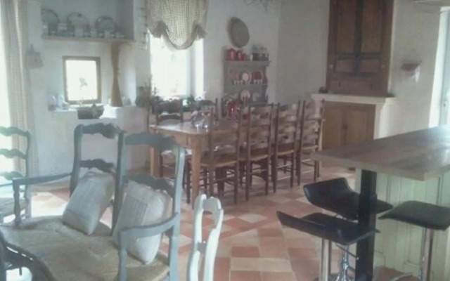 Le Clau Des Cerisiers