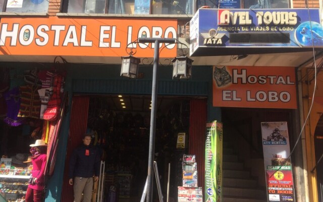 Hostal El Lobo - Hostel