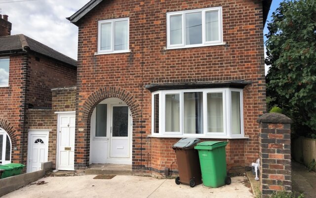 Immaculate 3-bed House in Nottingham