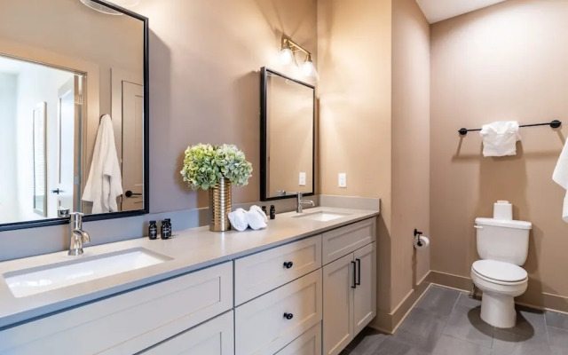 The Magnolia 8 by Avantstay Downtown Balcony