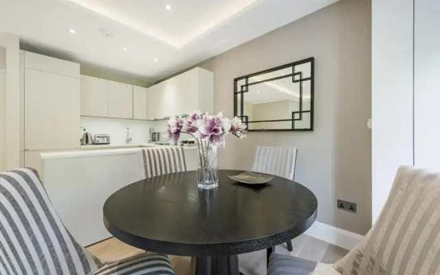 Luxury 2 Bedroom Apartment Near Hyde Park