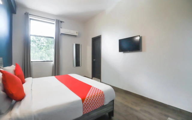 Golden Villa by OYO Rooms