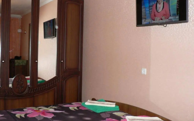 Apartment on Smolyachkova Street