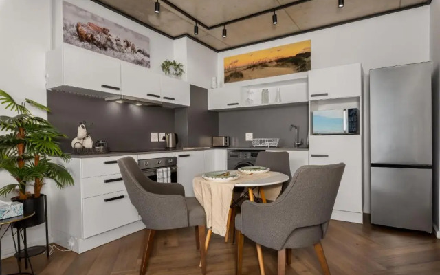 Bridgewater Studio 204