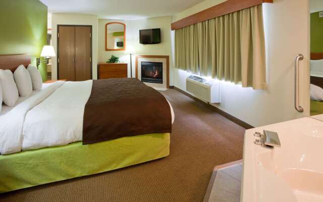 AmericInn by Wyndham Thief River Falls