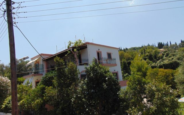 Villa Avra