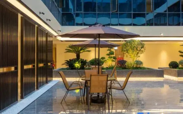 HanTing Hotel (Nanchang Wanli Meiling Avenue)