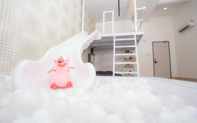 【Manhanttan Mount Austin】The Bubble Room - 6 pax
