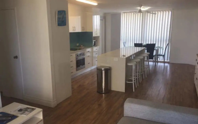 Burleigh Gardens North Hi-Rise