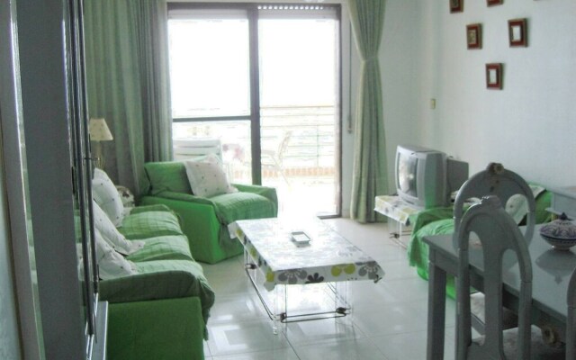 Authentic family apartment facing the sea
