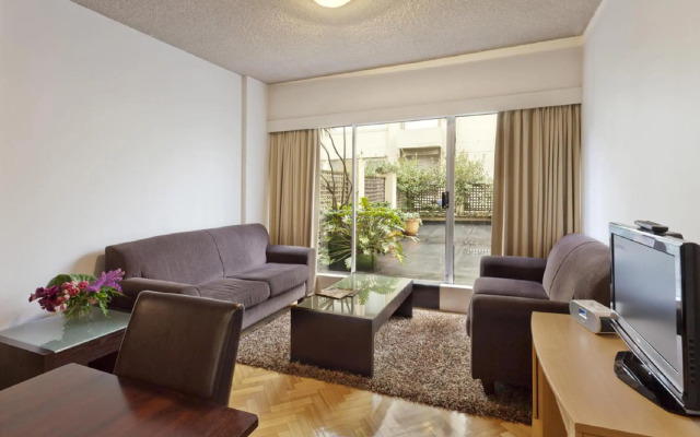 Macleay Hotel
