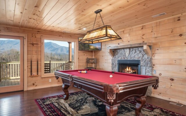 Smoky's Grand View 5 Bedroom Home