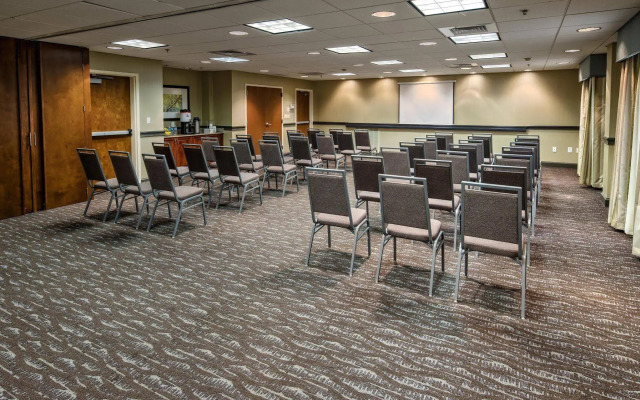 Hampton Inn by Hilton Dunn