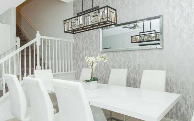 178cd Fantastic 5BD Near to Disney