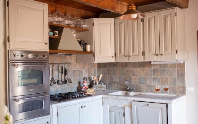 I Ginepri exclusive CountryHouse, 15pax, private pool, Aulla