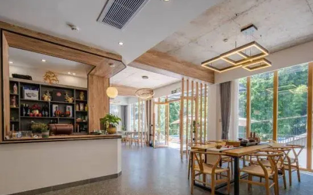 Anji Yuanxi Shanshe B&B
