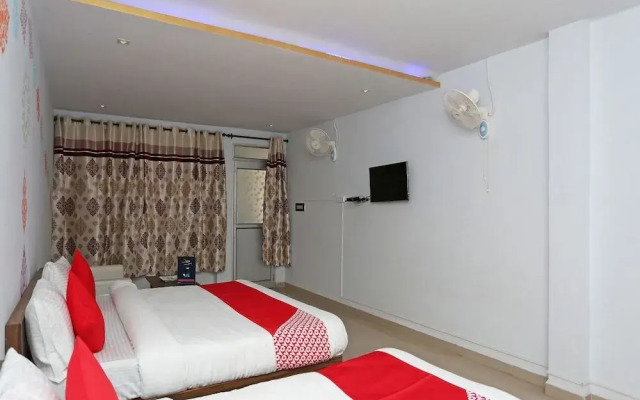 The Palms Resort By OYO Rooms