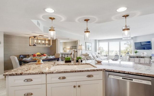 1206 Villamare Villas by RedAwning