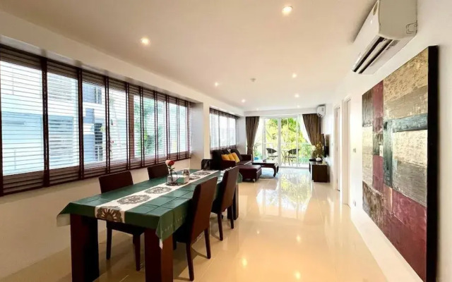 B6 1 Bedroom 1 Bath Partial Seaview at Karon