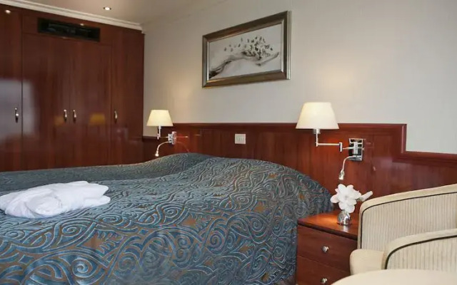 Regis Hotelschiff 4* Rheinterrasse