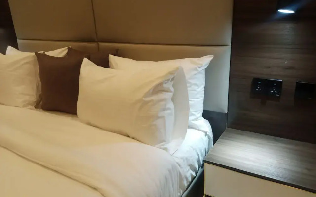 Ringruby Hotel, Oduduwa Way