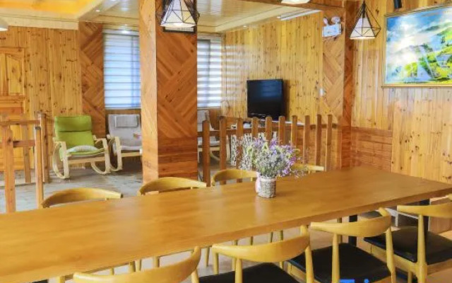 Longji View Building Homestay (Xishanyu Optimistic View Terrace)