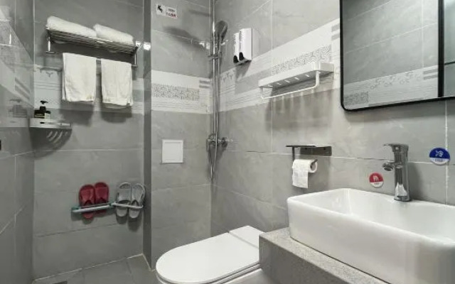 Batang Changduiping Hotel