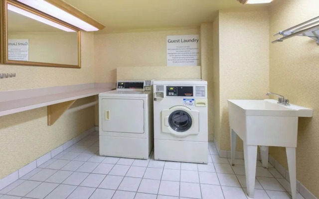 Holiday Inn Express Tulsa (Central)