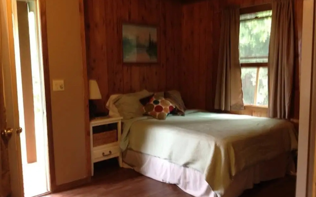 Hilltop Cabins and Motel