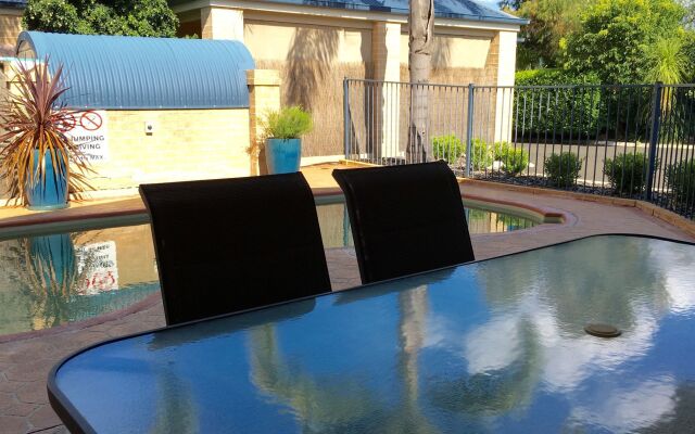 Edward Parry Motel & Apartments