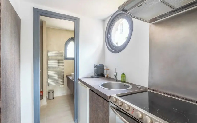Charming Small Private House - Marseille 8th