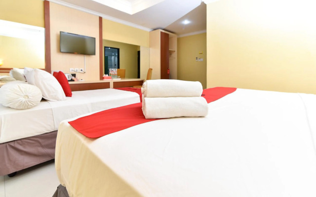 RedDoorz Plus near Mall Bali Galeria 2