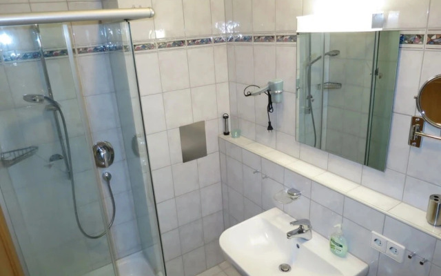 FreyenhÃ¶fe - INH 23103