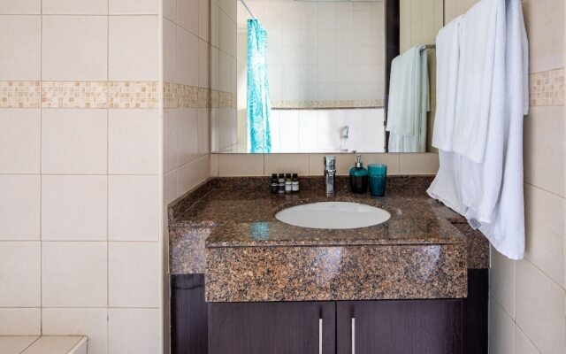 Panoramic 1BR Apartment In Dubai Marina