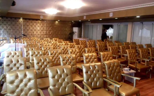 Golden Boutique Hotel