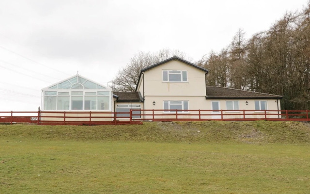 Bryn Derw Holiday Cottage