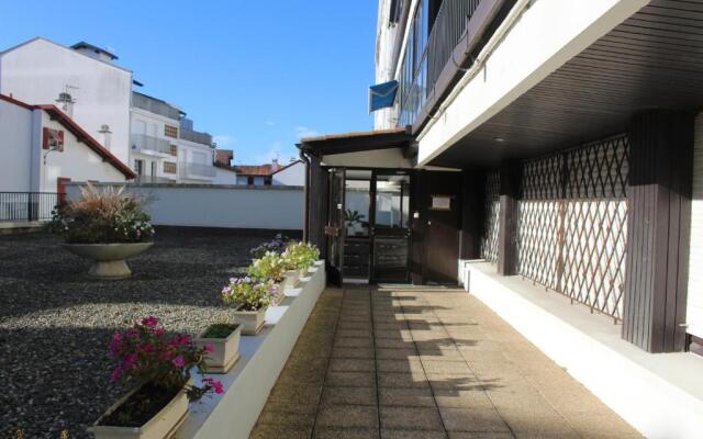 Gambetta 2 Avec Les Cles De Saint Jean De Luz