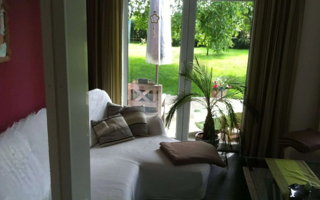 Quiet Holiday Home in Fliemstorf Germany near Beach
