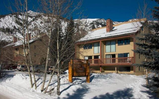 Wind River Teton Village by JHRL