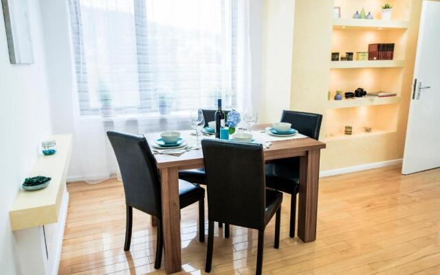 6 Apartments