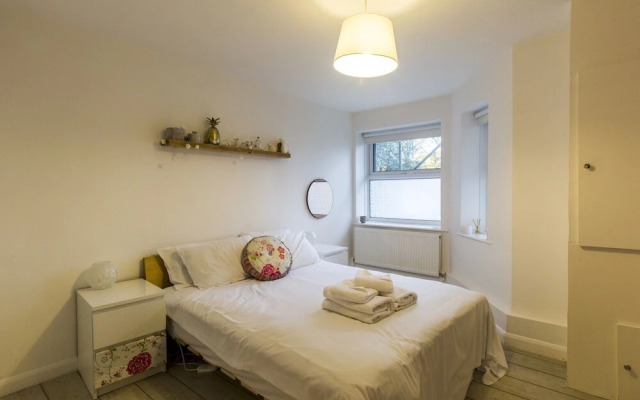 Cosy 1-bedroom Flat in South London