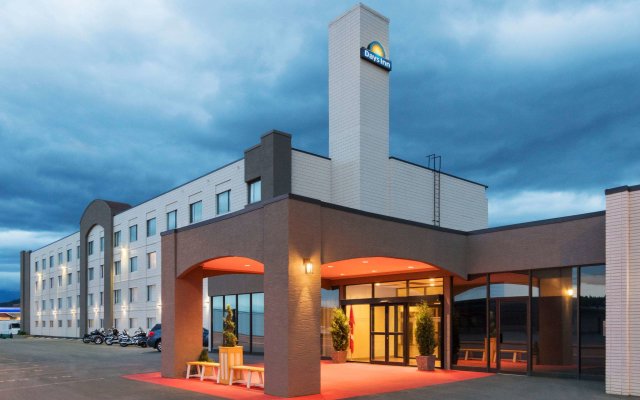 Days Inn & Conference Centre by Wyndham Cranbrook